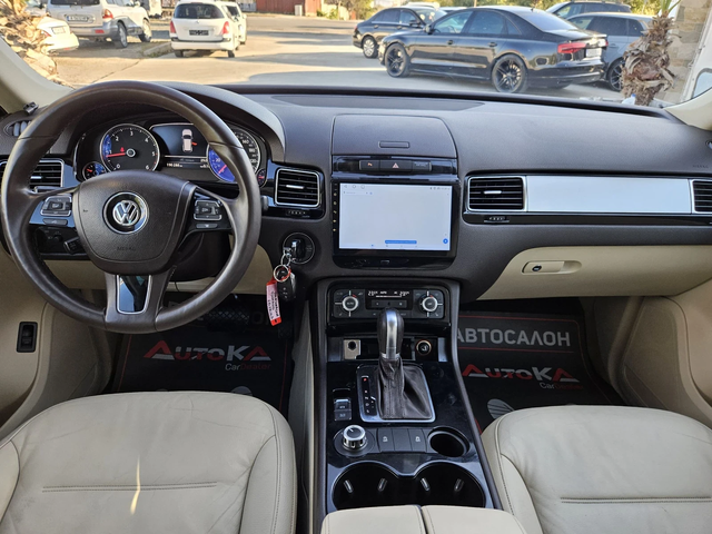 VW Touareg 3.0TDI-240кс= 8СКОРОСТИ= 4x4= LED= ПОДГРЕВ= НАВИ - автомобили, коли, обяви за нови и употребявани 11