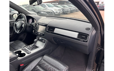 VW Touareg 3.0i HYBRID AVTOMAT/NAVI/KOJA/KAMERA - автомобили, коли, обяви за нови и употребявани 9