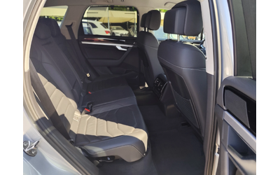 VW Touareg 3.0TDi* 4X4* VIRTUAL * ПОДГРЕВ*  LED* КОЖА* CARPLA - автомобили, коли, обяви за нови и употребявани 11