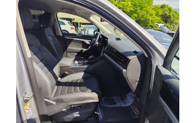 VW Touareg 3.0TDi* 4X4* VIRTUAL * ПОДГРЕВ*  LED* КОЖА* CARPLA - автомобили, коли, обяви за нови и употребявани 12