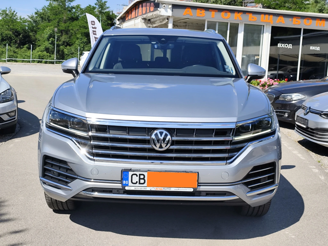 VW Touareg 3.0TDi* 4X4* VIRTUAL * ПОДГРЕВ*  LED* КОЖА* CARPLA - автомобили, коли, обяви за нови и употребявани 1