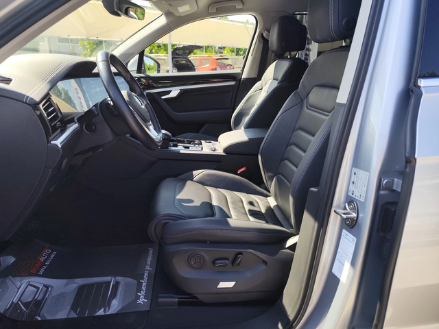 VW Touareg 3.0TDi* 4X4* VIRTUAL * ПОДГРЕВ*  LED* КОЖА* CARPLA - автомобили, коли, обяви за нови и употребявани 6