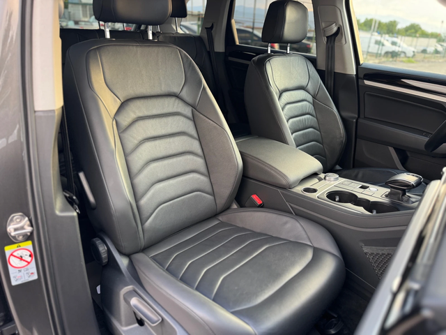VW Touareg 3.0TDI= 4Motion= Style= - автомобили, коли, обяви за нови и употребявани 11