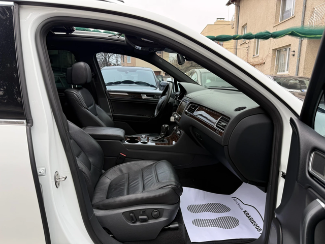 VW Touareg 3.0TDI FACELIFT R-LINE PANORAMA NAVI XENON - автомобили, коли, обяви за нови и употребявани 12