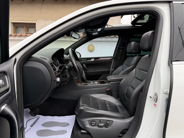 VW Touareg 3.0TDI FACELIFT R-LINE PANORAMA NAVI XENON - автомобили, коли, обяви за нови и употребявани 6