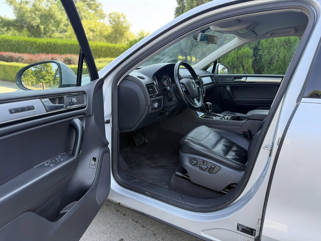 VW Touareg 3.0 TDI Сервизна история НЕ Е НА ВЪЗДУХ - автомобили, коли, обяви за нови и употребявани 17