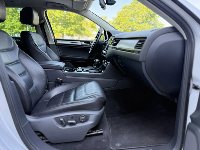VW Touareg 3.0 TDI Сервизна история НЕ Е НА ВЪЗДУХ - автомобили, коли, обяви за нови и употребявани 7