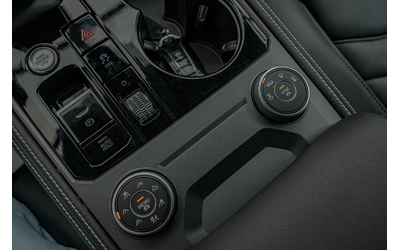 VW Touareg 3.0TDI/4Motion/Virtual/Камера/Подгрев - автомобили, коли, обяви за нови и употребявани 9