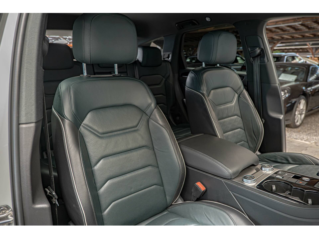 VW Touareg 3.0TDI/ACC/HuD/Virtual/Амбиент/Камера/Lane Assist/Matrix - автомобили, коли, обяви за нови и употребявани 8