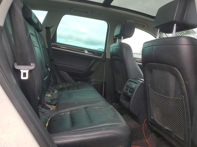 VW TOUAREG 3.6L 6 All Wheel Drive - автомобили, коли, обяви за нови и употребявани 10