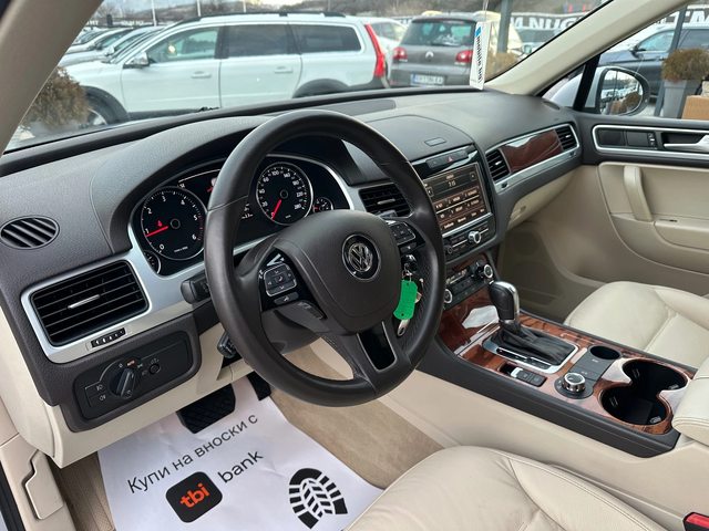 VW Touareg 3.0TDI* 239kc* BLUEMOTION* NAVI* LED* TOP* - автомобили, коли, обяви за нови и употребявани 10