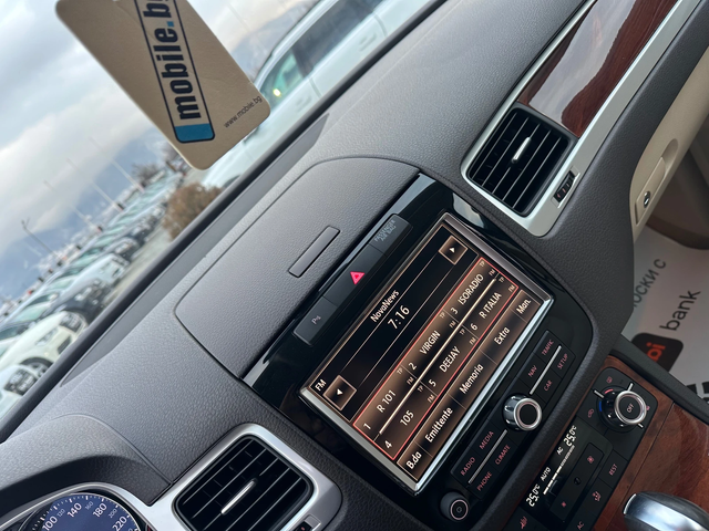 VW Touareg 3.0TDI* 239kc* BLUEMOTION* NAVI* LED* TOP* - автомобили, коли, обяви за нови и употребявани 14