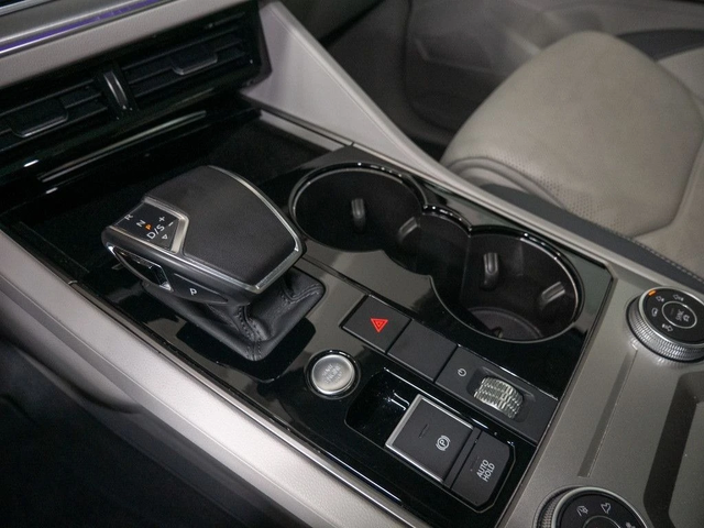 VW Touareg 3.0 V6 TDI - автомобили, коли, обяви за нови и употребявани 10