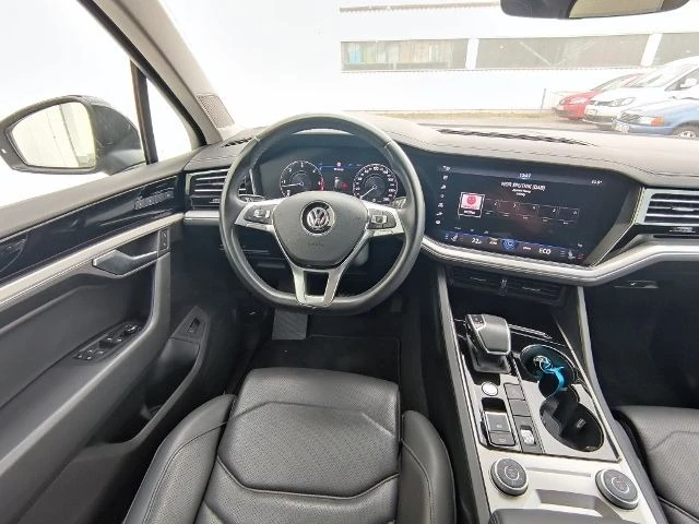 VW Touareg 3.0 TDI R-LINE 4M - автомобили, коли, обяви за нови и употребявани 8