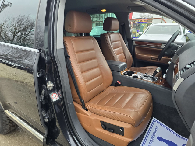 VW Touareg 3.0TDI 224к.с  4x4 Топ състояние - автомобили, коли, обяви за нови и употребявани 11