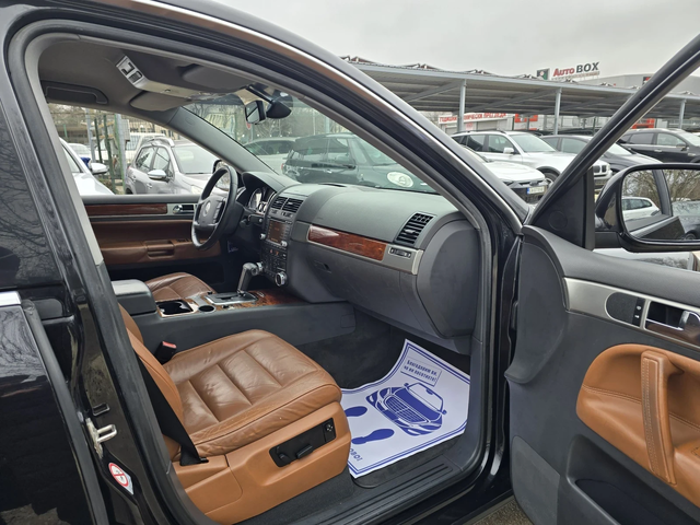 VW Touareg 3.0TDI 224к.с  4x4 Топ състояние - автомобили, коли, обяви за нови и употребявани 12