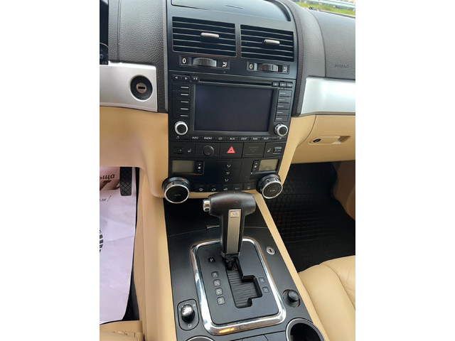 VW Touareg 3.0TDI-224-NAVI-ITALIA - автомобили, коли, обяви за нови и употребявани 13