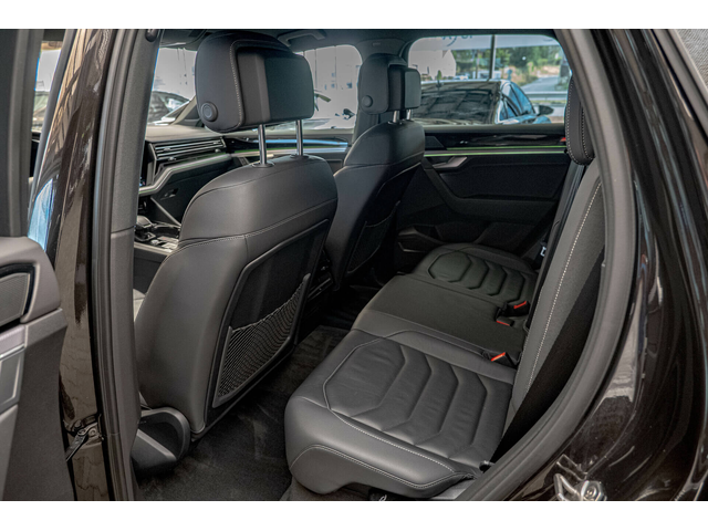 VW Touareg 4.0TDI/Rline/Обдухване/Камера/4Motion/Амбиент - автомобили, коли, обяви за нови и употребявани 7