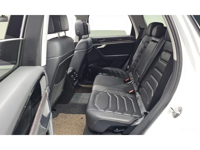 VW Touareg * 3.0TDI* PREMIUM* FULL* КРАЙНА ЦЕНА* - автомобили, коли, обяви за нови и употребявани 11