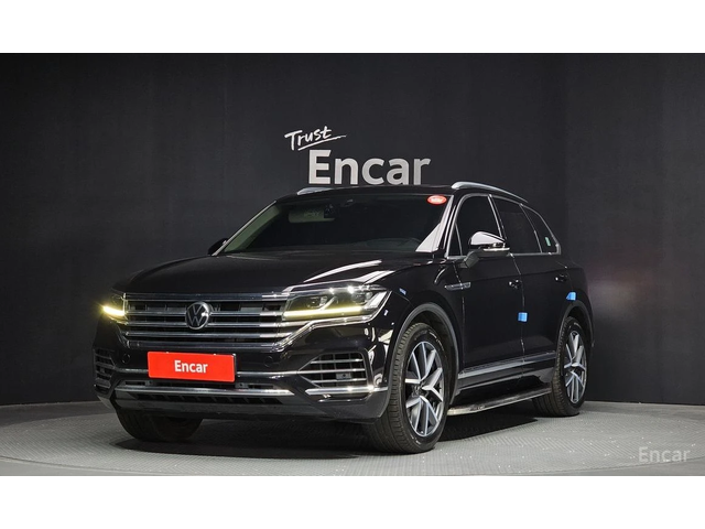 VW Touareg * КОЖА* ПОДГРЕВ* NAVI* PANORAMA* LED* - автомобили, коли, обяви за нови и употребявани 0