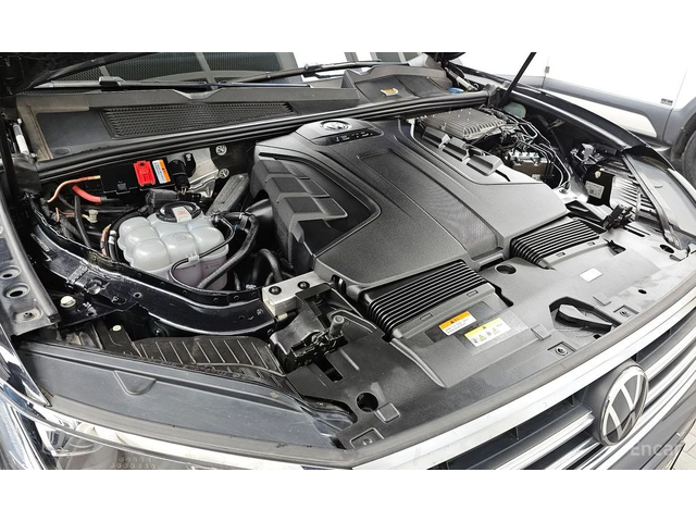 VW Touareg * КОЖА* ПОДГРЕВ* NAVI* PANORAMA* LED* - автомобили, коли, обяви за нови и употребявани 5