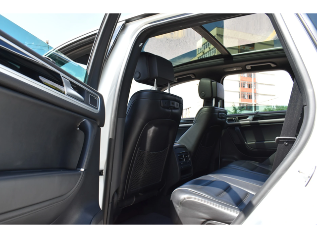 VW Touareg 3.0TDI* R-LINE - автомобили, коли, обяви за нови и употребявани 10