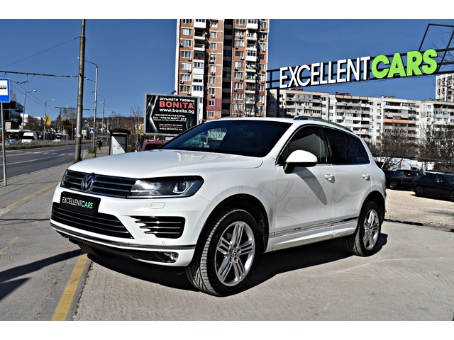 VW Touareg 3.0TDI* R-LINE* PANORAMA - автомобили, коли, обяви за нови и употребявани 0
