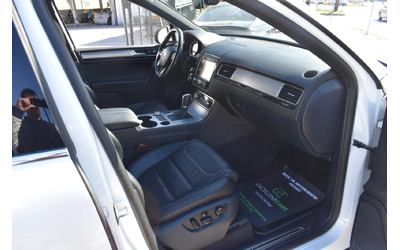 VW Touareg 3.0TDI* R-LINE* PANORAMA - автомобили, коли, обяви за нови и употребявани 10