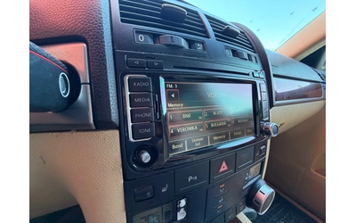 VW Touareg 3.0D* АВТОМАТИК* КОЖА* НА* ПРУЖИНИ* Обслужен - автомобили, коли, обяви за нови и употребявани 11
