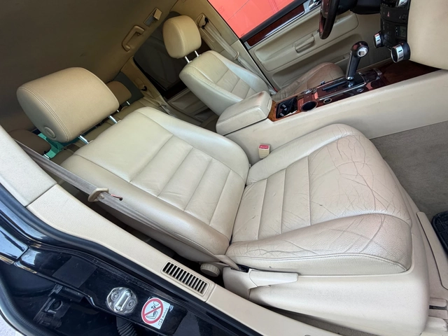 VW Touareg 3.0D* АВТОМАТИК* КОЖА* НА* ПРУЖИНИ* Обслужен - автомобили, коли, обяви за нови и употребявани 8