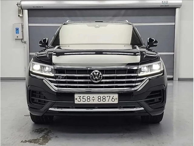VW Touareg 3.0 V6 TDI / R-lline / 360 КАМЕРИ / ПАНОРАМА /FULL - автомобили, коли, обяви за нови и употребявани 0