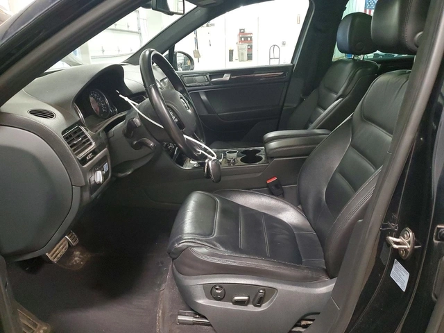 VW Touareg V6 3.0 TDI - автомобили, коли, обяви за нови и употребявани 3