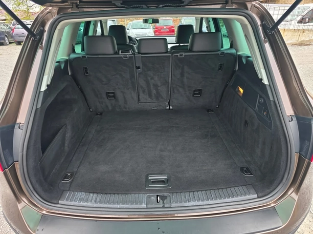 VW Touareg 3.0TDI 245K.C. / АВТОМАТ / НАВИ / КОЖА / ЛЕД - автомобили, коли, обяви за нови и употребявани 13