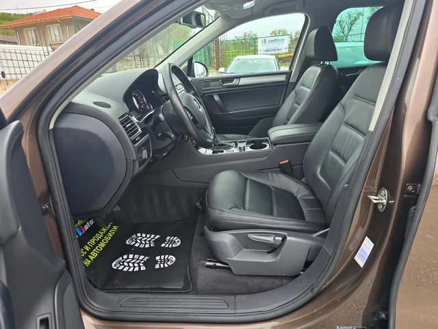 VW Touareg 3.0TDI 245K.C. / АВТОМАТ / НАВИ / КОЖА / ЛЕД - автомобили, коли, обяви за нови и употребявани 5