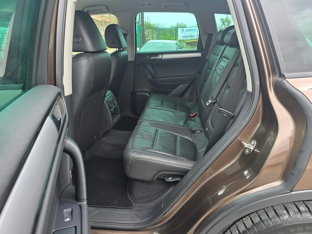 VW Touareg 3.0TDI 245K.C. / АВТОМАТ / НАВИ / КОЖА / ЛЕД - автомобили, коли, обяви за нови и употребявани 6