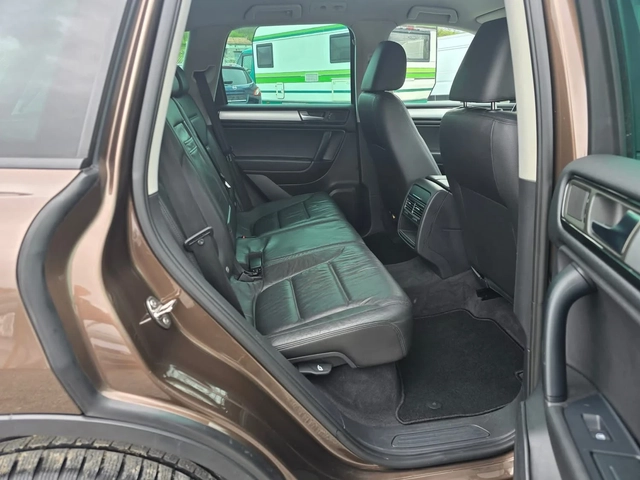 VW Touareg 3.0TDI 245K.C. / АВТОМАТ / НАВИ / КОЖА / ЛЕД - автомобили, коли, обяви за нови и употребявани 7