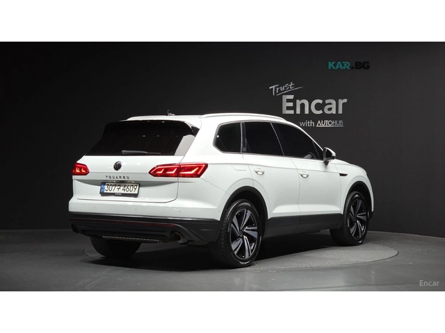 VW Touareg Premium* 3.0TDI* ПОДГРЕВ* ОБДУХ* ДИСТРОНИК* МАСАЖИ - автомобили, коли, обяви за нови и употребявани 2