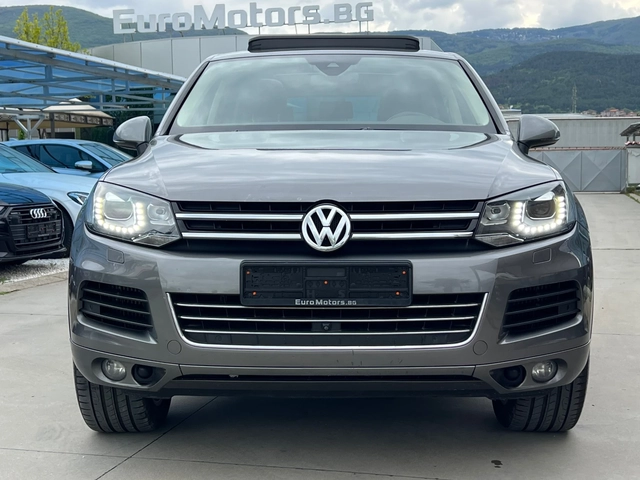 VW Touareg 3.0TDI, 4-MOTION, FULL SERVICE VW-KATO HOB, PANO, - автомобили, коли, обяви за нови и употребявани 1