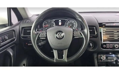 VW Touareg 3.0 TDI | ПОДГРЕВ | ПАНОРАМА | 165К КМ !! - автомобили, коли, обяви за нови и употребявани 8