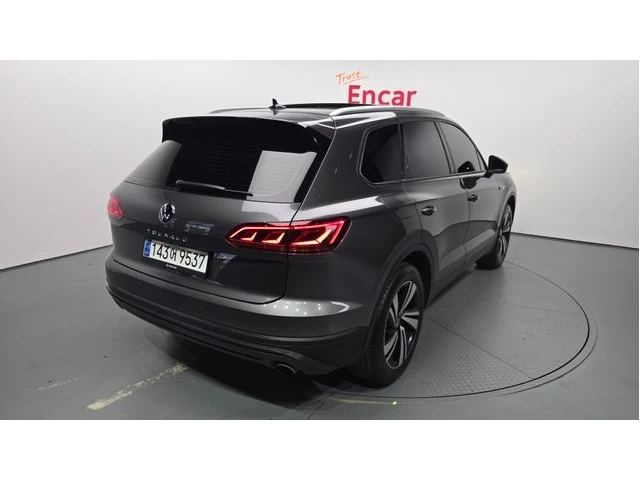 VW Touareg 3.0 TDI / DISTRONIC / ОБДУХВАНЕ / ПАНОРАМА - автомобили, коли, обяви за нови и употребявани 3