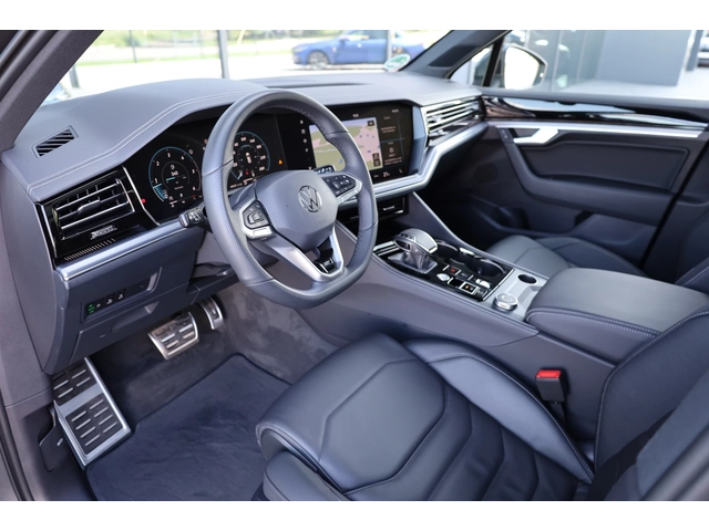 VW Touareg * NEW MODEL* R-LINE* IQ HD MATRIX LIGHTS* PANO! - автомобили, коли, обяви за нови и употребявани 10