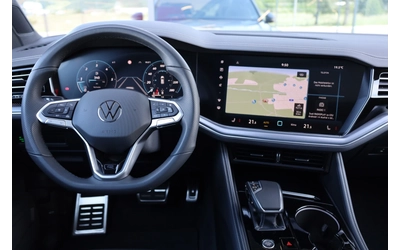 VW Touareg * NEW MODEL* R-LINE* IQ HD MATRIX LIGHTS* PANO! - автомобили, коли, обяви за нови и употребявани 8