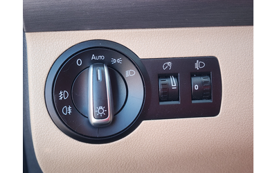 VW Touran 1.6TDI DSG - автомобили, коли, обяви за нови и употребявани 11