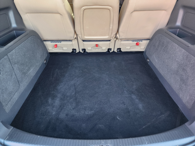 VW Touran 1.6TDI DSG - автомобили, коли, обяви за нови и употребявани 13