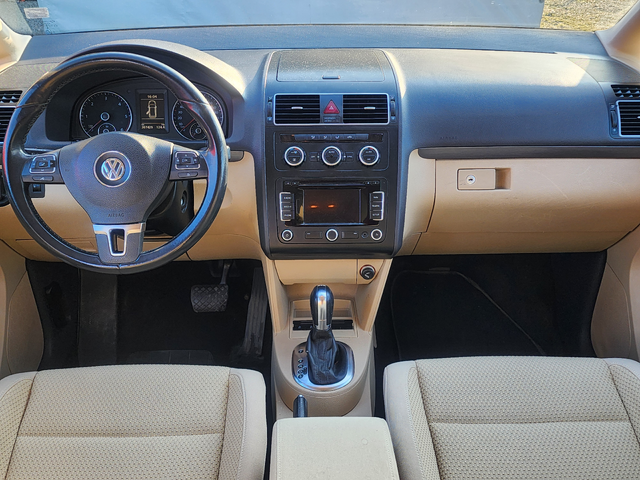 VW Touran 1.6TDI DSG - автомобили, коли, обяви за нови и употребявани 5