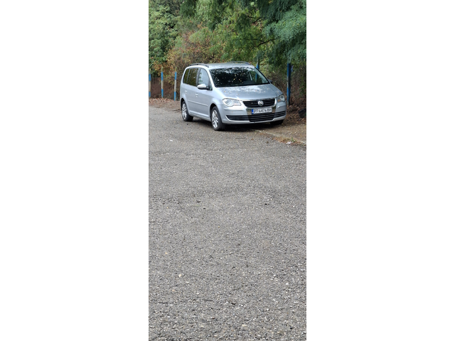 VW Touran 1.9 TDI 105 - автомобили, коли, обяви за нови и употребявани 0