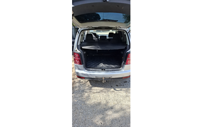 VW Touran 1.9 TDI 105 - автомобили, коли, обяви за нови и употребявани 10