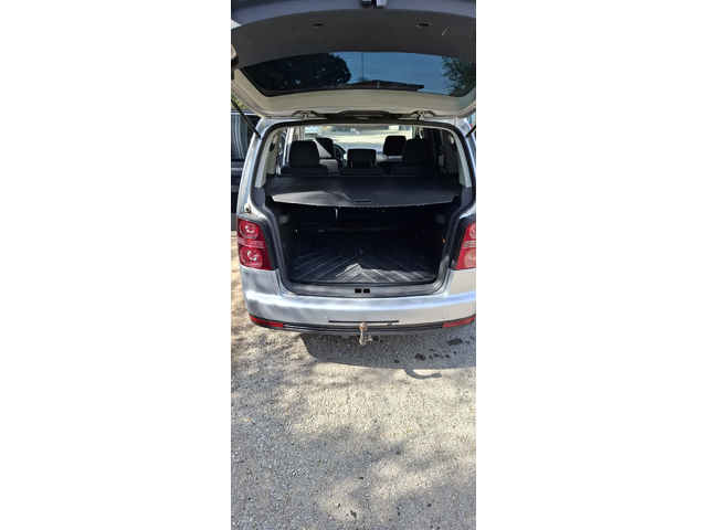 VW Touran 1.9 TDI 105 - автомобили, коли, обяви за нови и употребявани 10