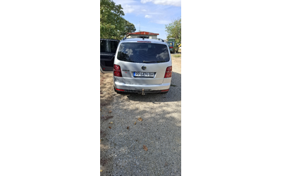 VW Touran 1.9 TDI 105 - автомобили, коли, обяви за нови и употребявани 12