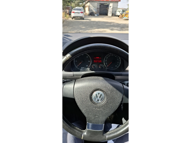 VW Touran 1.9 TDI 105 - автомобили, коли, обяви за нови и употребявани 17